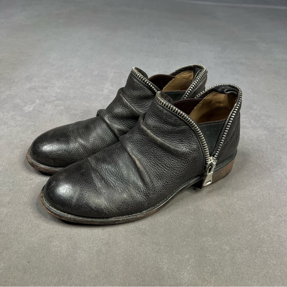 John Fluevog Black Leather Zip Boots Living Evers